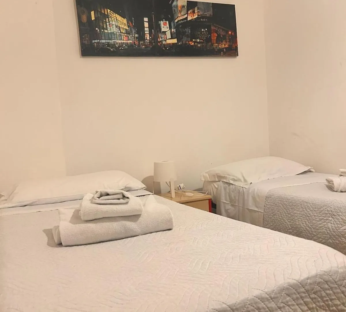 Gasthof Hotel Cheap In Center Palermo